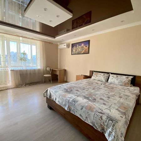 Apartment On Khreshchatyk 200 Center Cherkasy Exterior photo